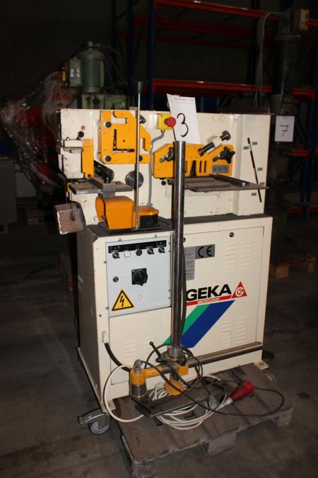 GEKA Microcrop Profiljernklipper Year 2007 with automatic rear stop