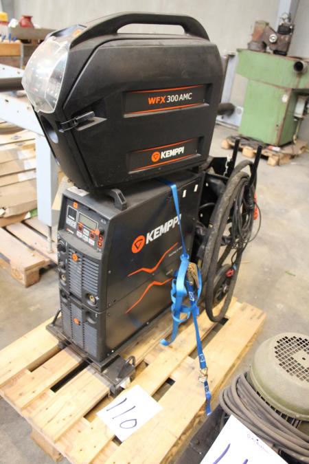 Kemppi Fastmig X450 welding machine including WFX300amc 300 wire box with hoses only run for 3 months.