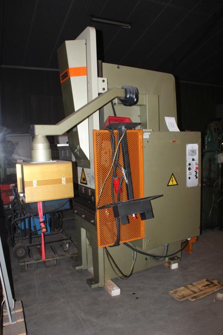Donewell 40-700C Bucket Machine With Donewell DNC Cybelex Management.