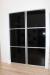 Walk-in garderobe m/sorte glasdøre og indmad 247 x 168 cm