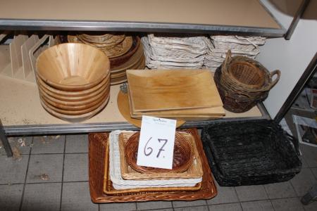 Various wicker baskets, træveve and more.