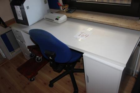 Skrivebord med skuffesektion 200x75x60 cm med stol.