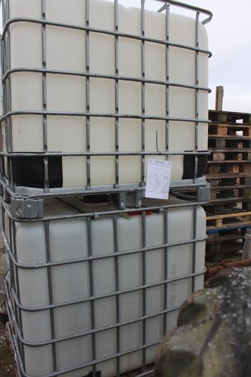 2 x 1000 liter pallet containers, having contained Chemistry