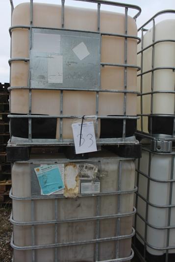 2 x 1000 liter pallet containers having contained Chemistry