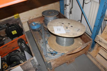 Pallet with div. Cables
