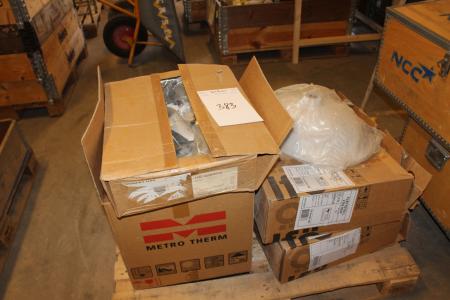 3 boxes of sinks, various types