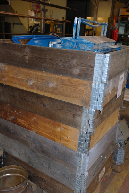 Pallet with tool boxes