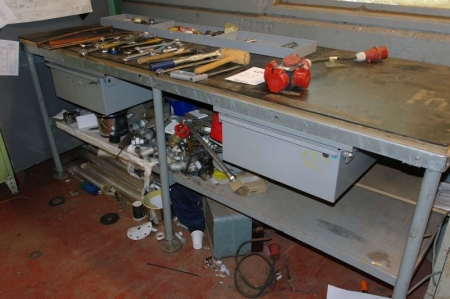 Work bench with two drawers + content