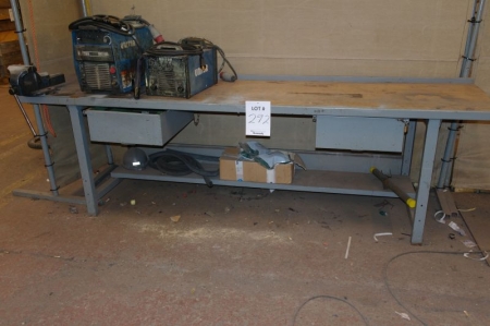 Vice bench with two drawers + rack above bench