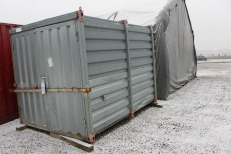 10 foot material container