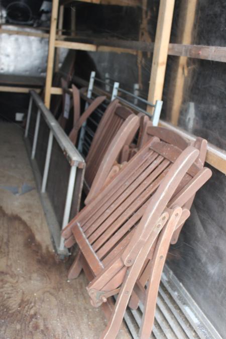 Terrassentisch mit 4 Stühlen + Leiter. + Verschiedenes
