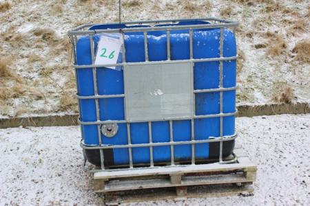 1000 liter pallet tank with top cut.