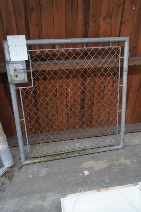 Door fence with posts b. 120 cm h. 127cm