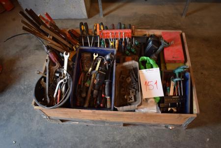 Palle med diverse værktøjer