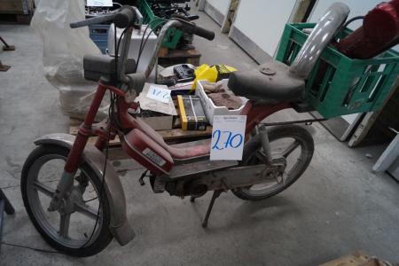 Moped to the west / Piaggio condition unknown