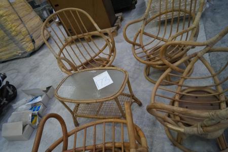 4 stk bambusstole med bord