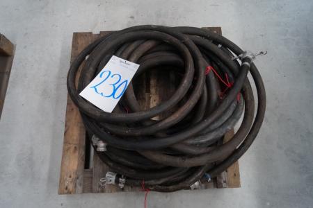 Pallet with air hoses