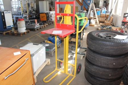 Hand truck with lift function