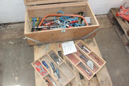 Box mit div. Werkzeuge