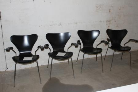 4 pcs. Fritz Hansen 7`er chairs with armrests
