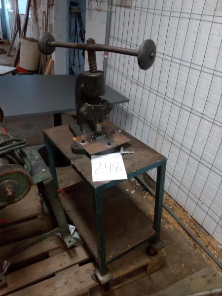 Manual press