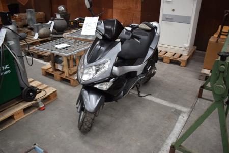 PGO G Max 30, year. 2005 new battery. without plates