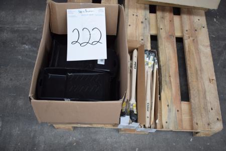 Box with paint trays + radiator brushes