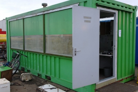 Personel container, 20 feet, windows and power