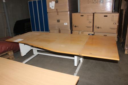 Desk 235x110x75 cm with damage.