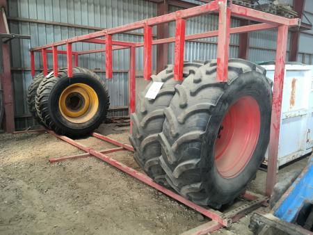 Tripod for storage Tractor Tires Adjustable 606x214x163 cm 2 pcs + ladder tires not included