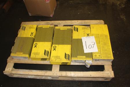 5 boxes with ESAB OK Femax welding electrodes.