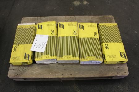 5 boxes with ESAB OK Femax welding electrodes.