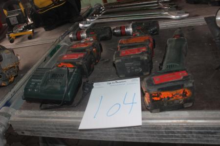 2 pcs Metabo screwdrivers + Ligesliber metabo tested ok with 2 extra battery and charger.