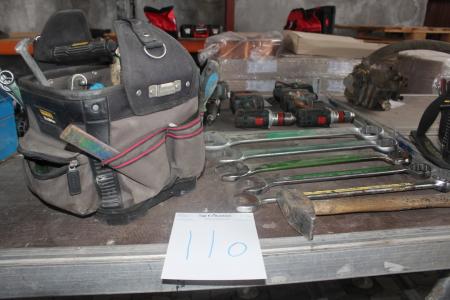 Stanley fatmax værktøjstaske med værktøj + 5 fastnøgler og hammer.