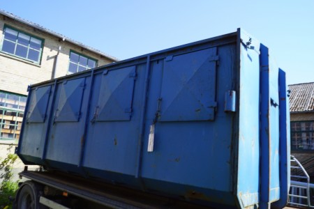 Closed container for waste. In good condition. For hook and Wire Hey width of center to center, 115 cm. L * B * H 600x238x233 cm