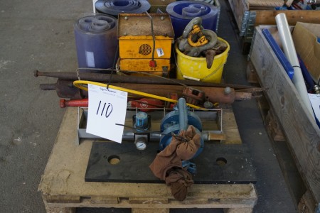 Various plastic + lifting gear and more.