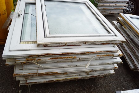 9 pcs. windows, plastic, used approx.130x142 cm.