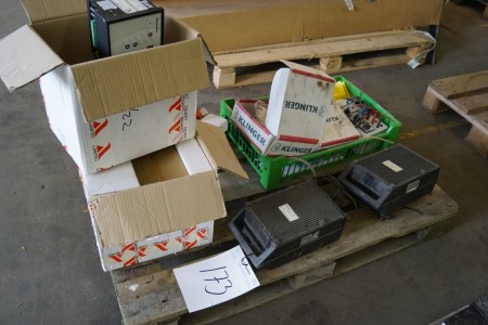 2 pieces of safety insulating transformers. + 2 pcs Etamatic control boxes. + miscellaneous.