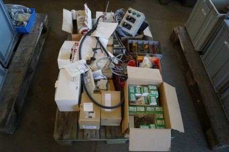 Lot of components + ravplugs and more.
