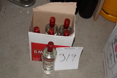 6 flasker Smirnoff Vodka