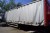 2 akslet gardin Sættevogn mærke Kellberg Bagsmæk er nedtaget og lægger i trailer Totalvægt 35000 kg egenvægt 8225 kg reg nr. LS7144 første indreg 20.05.2005