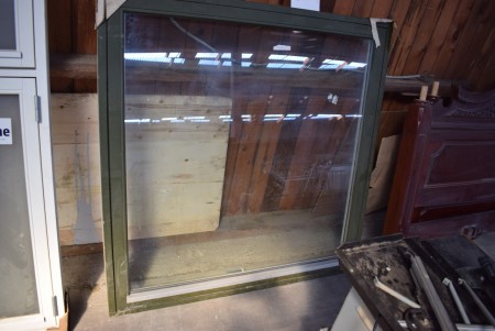 Holzfenster B 131 x H 131 cm, von oben nach unten