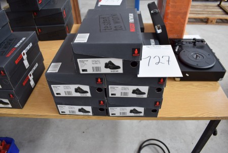 5 pairs of safety shoe size 40