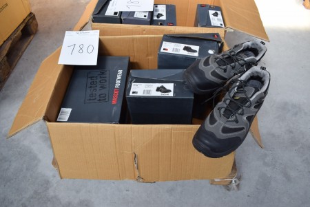 4 pairs of safety shoes Str. 46 + 1 pair Str. 47