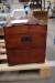 Lakerret wooden chest