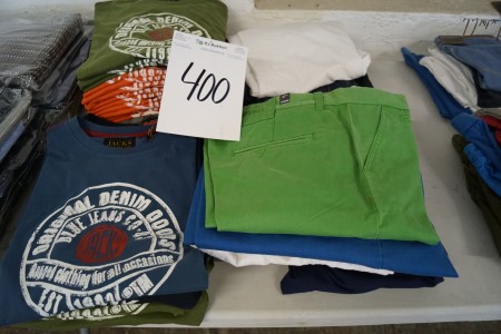 12 Stück kurze Hosen Größen Männer, 26 Stück T-Shirts mit Ausschnitt 100% Baumwolle, Größe S - M - L Norm. Preis ca. DKK 150 pro Absatz.