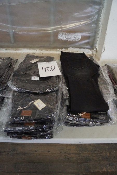 33 par Huzar Jeans, i original emballage, norm. pris pr. par , kr. 500 ( se størrelserne på billederne nede under)