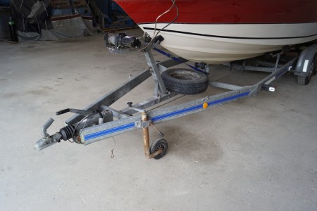 Boat trailer mrk. HARBECK, L: approx. 6.2 M. + delay, B: approx. 2 M. Reg.nr: JH9320, without plates.