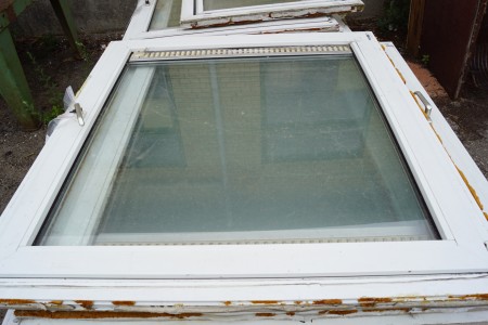 11 pcs. plastic windows, H: 140 B: 130 cm.