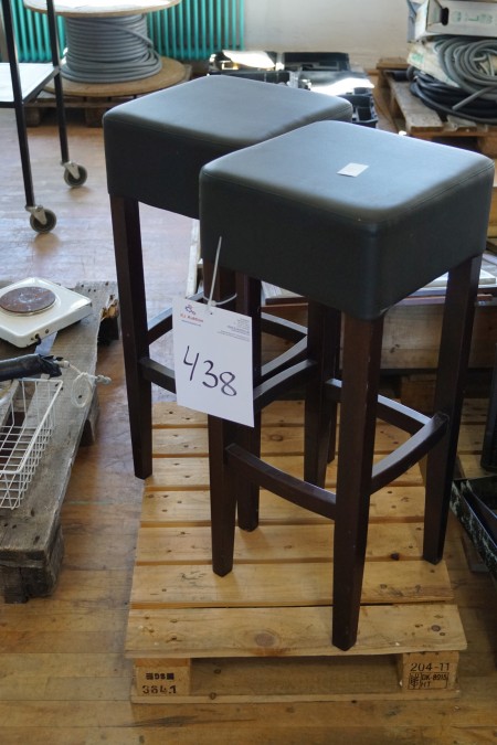 Bar stole 2 stk H 80 cm , sæde 35 x 35 cm.